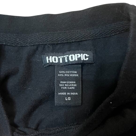 Hot Topic Embroidered Stitched Bunny Cropped T Shirt Size Large - Picture 5 of 5